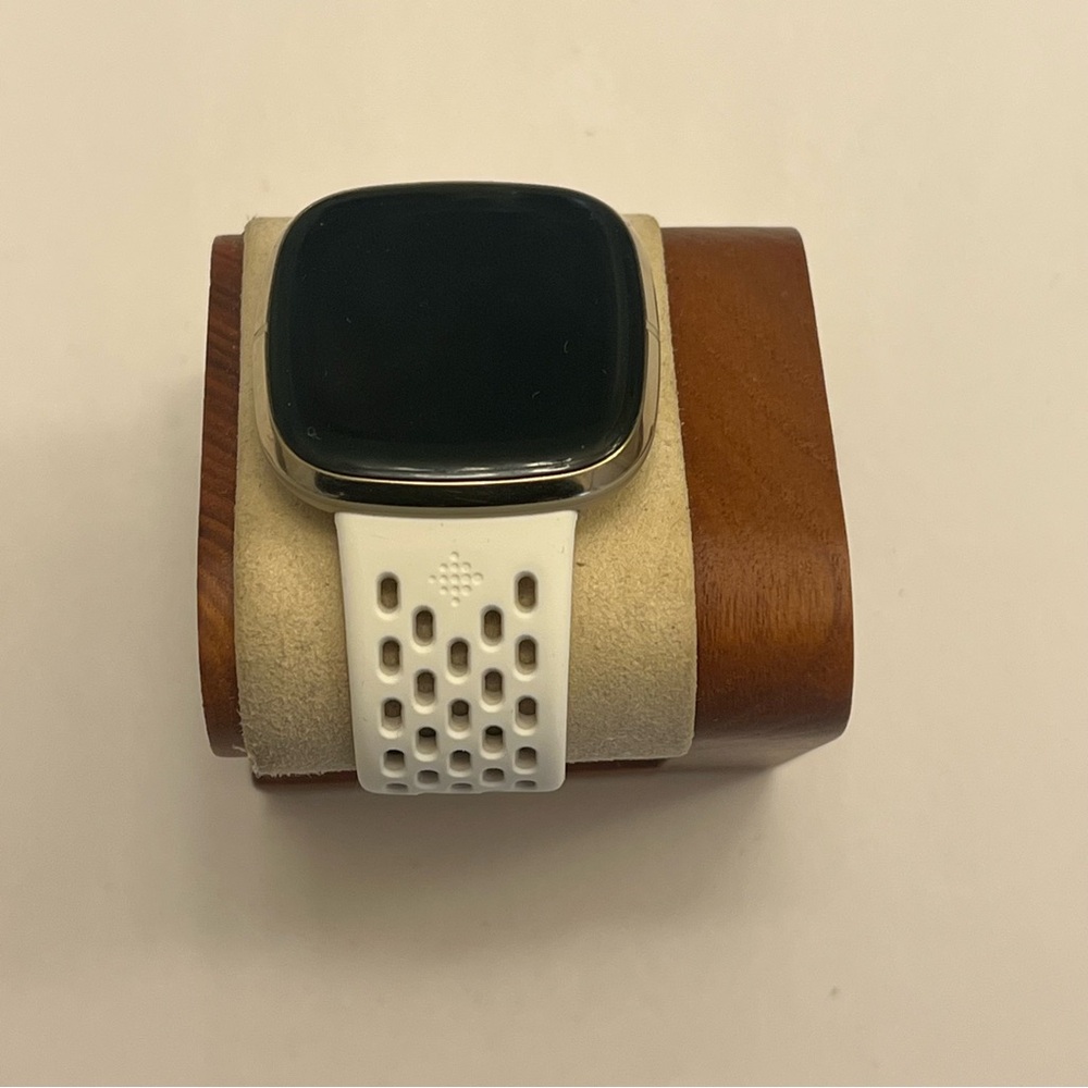 Fitbit Sense Advanced, Gold Case, White Band, Tested, Charger Included - Picture 3 of 7